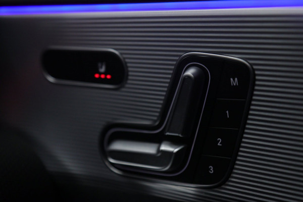 Mercedes-Benz A-Klasse 220 Launch Edition NAP Pano/Carplay/Mem/Sfeer/Acc/360Cam/Vol