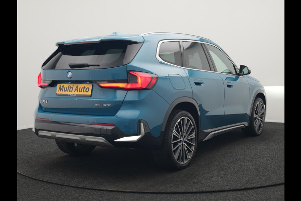 BMW X1 xDrive30e X Line PHEV 327pk Dealer O.H. | Camera | Lederen Sportstoelen & Stuur Verwarmd | Sfeerverlichting | Apple Carplay | Blis | Keyless | Navigatie | DAB | Cruise Control | 20"L.M | Plug In Hybrid |