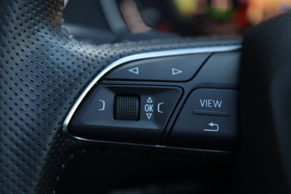 Audi Q5 50 TFSI e quattro S Line / PANODAK / B&O / CAMERA / KEYLESS