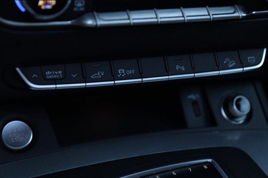 Audi Q5 50 TFSI e quattro S Line / PANODAK / B&O / CAMERA / KEYLESS