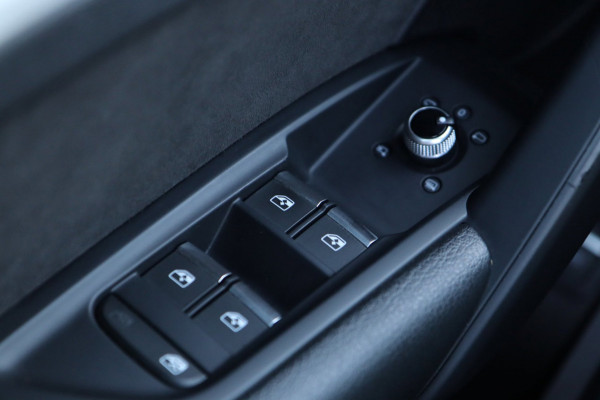 Audi Q5 50 TFSI e quattro S Line / PANODAK / B&O / CAMERA / KEYLESS