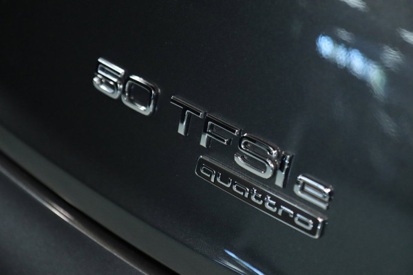 Audi Q5 50 TFSI e quattro S Line / PANODAK / B&O / CAMERA / KEYLESS