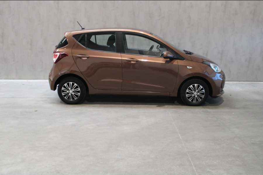 Hyundai i10 1.0i Comfort Cruise controle Climatronic Rijklaar incl onderhoud Bovag garantie