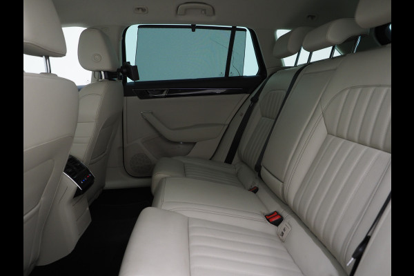 Škoda Superb Combi 1.4 TSI iV Laurin & Klement | Trekhaak | Leder | Canton | 360 | Keyless | Adaptive Cruise | Virtual | Memory | Carplay