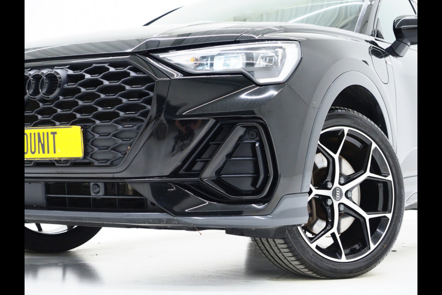 Audi Q3 Sportback 45 TFSI e Full Black | Panoramadak | Leder | Sfeerlicht | Cruise | DAB | Virtual | Donkere Hemel | Carplay