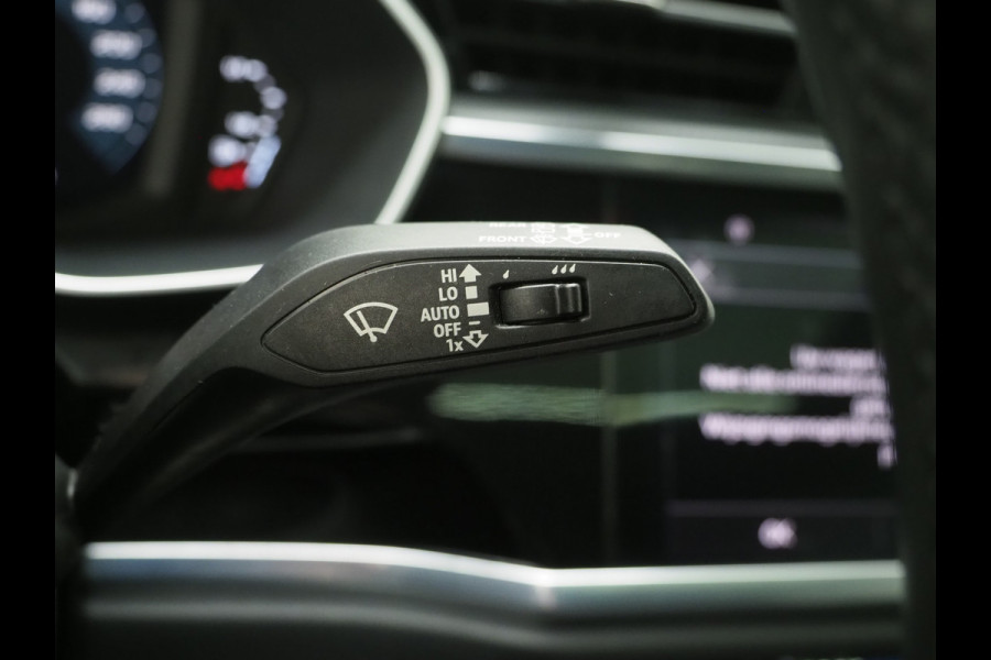 Audi Q3 Sportback 45 TFSI e Full Black | Panoramadak | Leder | Sfeerlicht | Cruise | DAB | Virtual | Donkere Hemel | Carplay