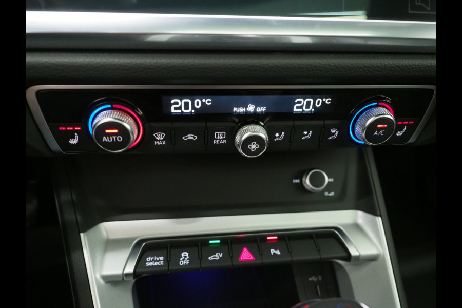 Audi Q3 Sportback 45 TFSI e Full Black | Panoramadak | Leder | Sfeerlicht | Cruise | DAB | Virtual | Donkere Hemel | Carplay