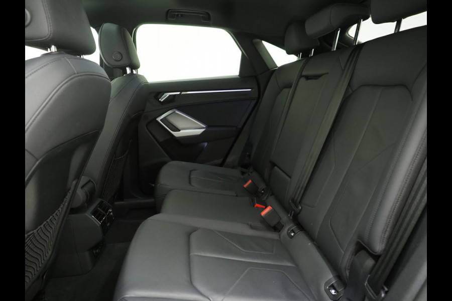 Audi Q3 Sportback 45 TFSI e Full Black | Panoramadak | Leder | Sfeerlicht | Cruise | DAB | Virtual | Donkere Hemel | Carplay