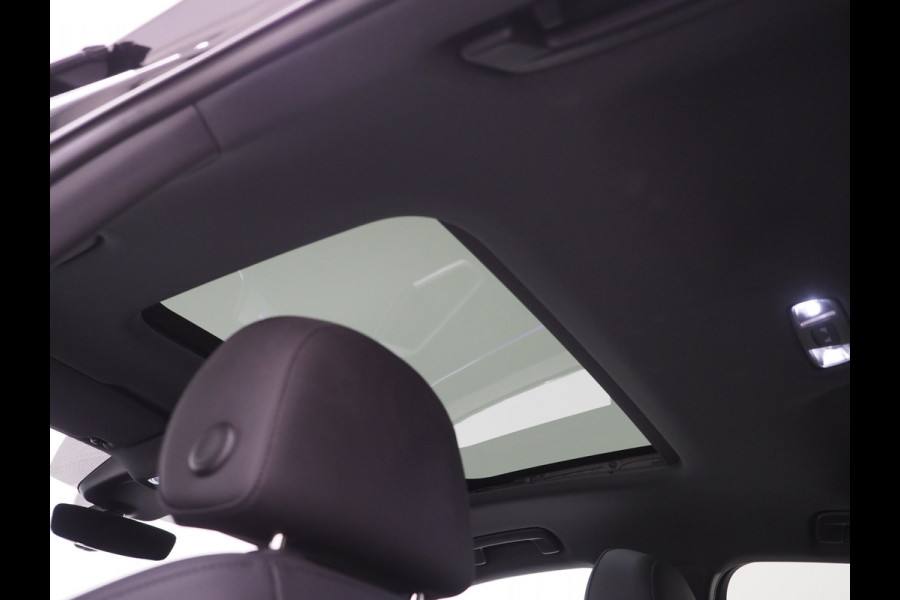 Audi Q3 Sportback 45 TFSI e Full Black | Panoramadak | Leder | Sfeerlicht | Cruise | DAB | Virtual | Donkere Hemel | Carplay