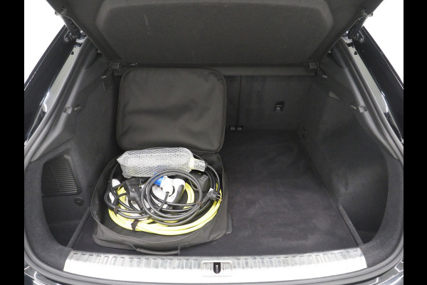 Audi Q3 Sportback 45 TFSI e Full Black | Panoramadak | Leder | Sfeerlicht | Cruise | DAB | Virtual | Donkere Hemel | Carplay
