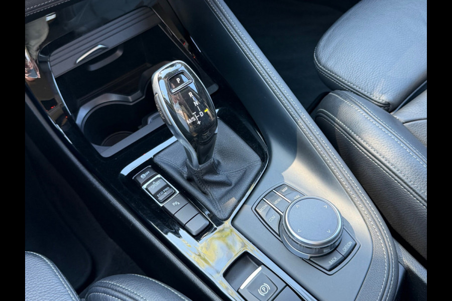 BMW X1 SDrive20i AUTOMAAT 192 pk Orange Sport Edition, lederen sportinterieur,stoelverwarming, elect achterklep, NL auto met nap