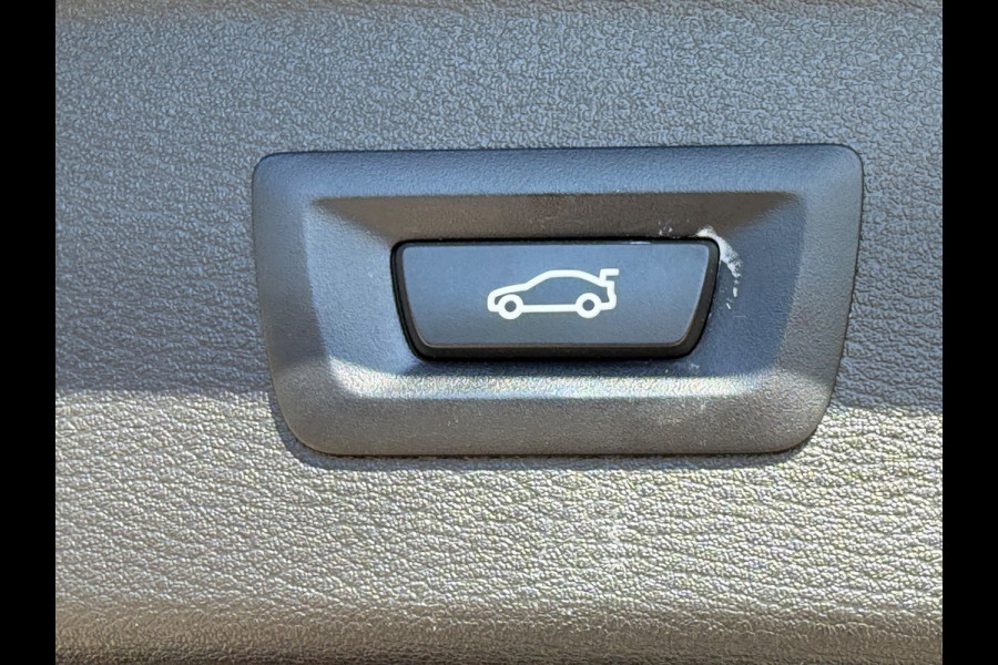 BMW X1 SDrive20i AUTOMAAT 192 pk Orange Sport Edition, lederen sportinterieur,stoelverwarming, elect achterklep, NL auto met nap