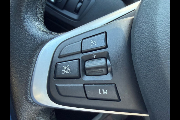 BMW X1 SDrive20i AUTOMAAT 192 pk Orange Sport Edition, lederen sportinterieur,stoelverwarming, elect achterklep, NL auto met nap