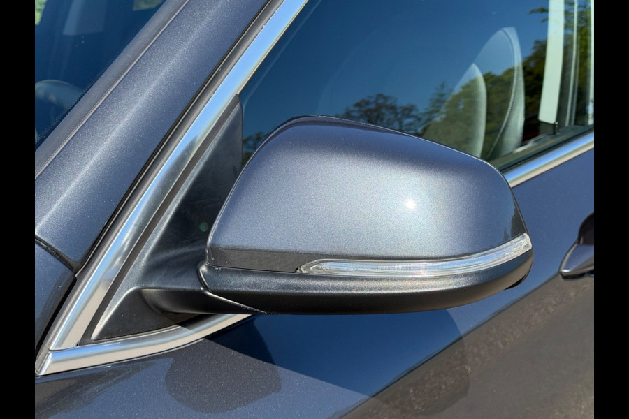 BMW X1 SDrive20i AUTOMAAT 192 pk Orange Sport Edition, lederen sportinterieur,stoelverwarming, elect achterklep, NL auto met nap