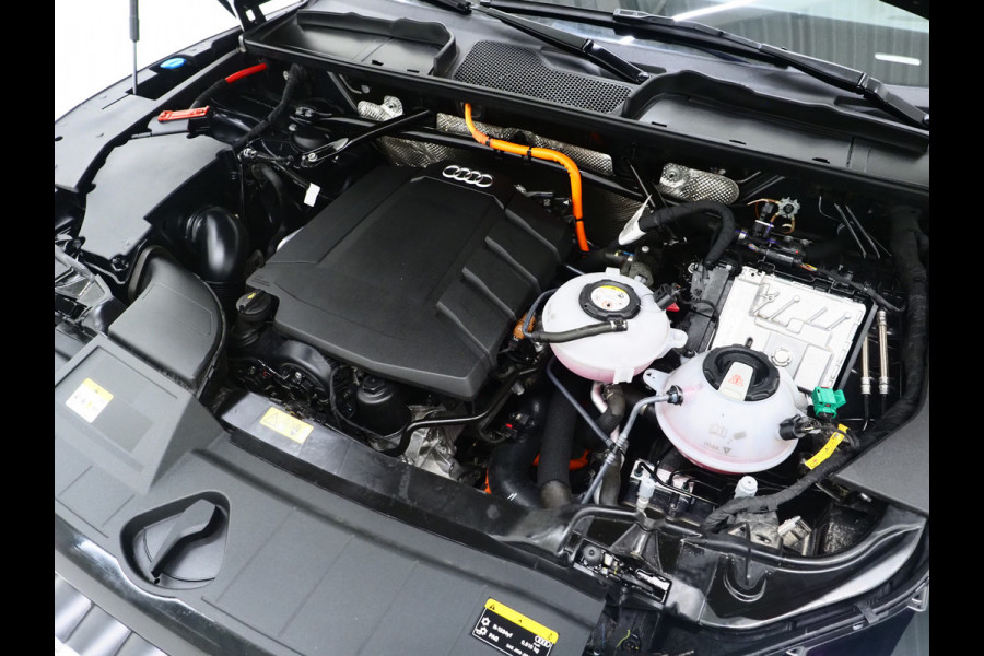 Audi Q5 50 TFSI e quattro | Panoramadak | Leder | Adaptive Cruise | Camera | Virtual | Dodehoek | DAB | Carplay