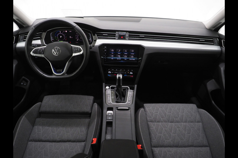 Volkswagen Passat Variant 1.4 TSI PHEV GTE | Panoramadak | Massage | HUD | 360 | Keyless | Adaptive Cruise | Virtual | Carplay