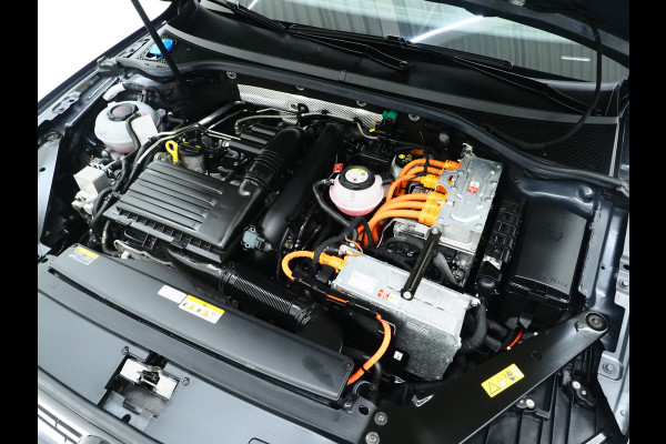 Volkswagen Passat Variant 1.4 TSI PHEV GTE | Panoramadak | Massage | HUD | 360 | Keyless | Adaptive Cruise | Virtual | Carplay