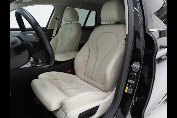 BMW 5 Serie Touring 530e xDrive | LED Grille | Trekhaak | Leder | Adaptive Cruise | HUD | Keyless | Camera | Carplay