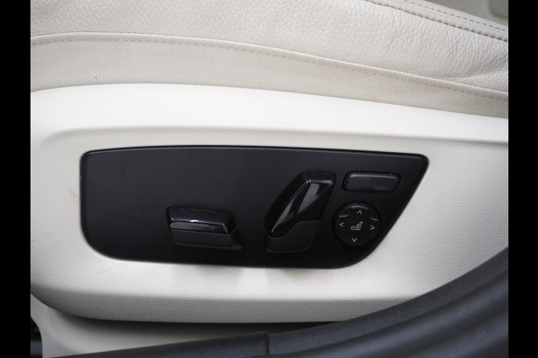 BMW 5 Serie Touring 530e xDrive | LED Grille | Trekhaak | Leder | Adaptive Cruise | HUD | Keyless | Camera | Carplay