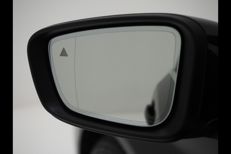 BMW 5 Serie Touring 530e xDrive | LED Grille | Trekhaak | Leder | Adaptive Cruise | HUD | Keyless | Camera | Carplay