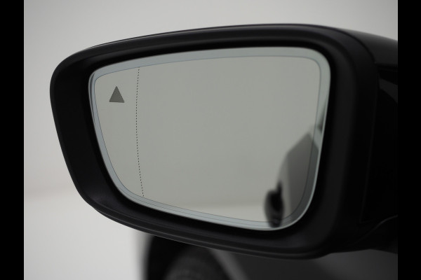 BMW 5 Serie Touring 530e xDrive | LED Grille | Trekhaak | Leder | Adaptive Cruise | HUD | Keyless | Camera | Carplay