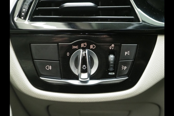 BMW 5 Serie Touring 530e xDrive | LED Grille | Trekhaak | Leder | Adaptive Cruise | HUD | Keyless | Camera | Carplay