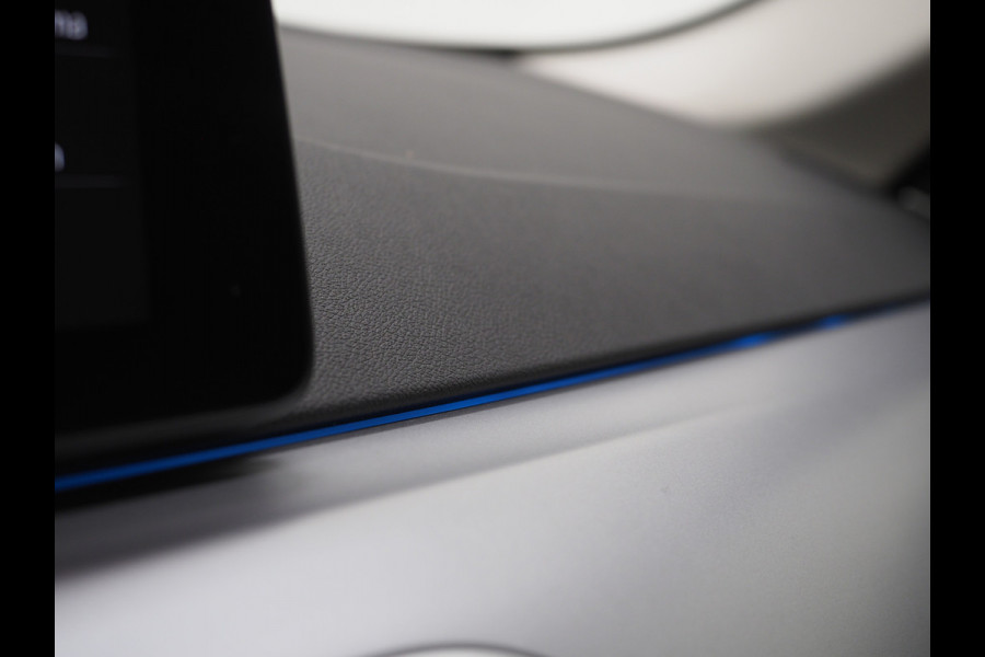 BMW 5 Serie Touring 530e xDrive | LED Grille | Trekhaak | Leder | Adaptive Cruise | HUD | Keyless | Camera | Carplay