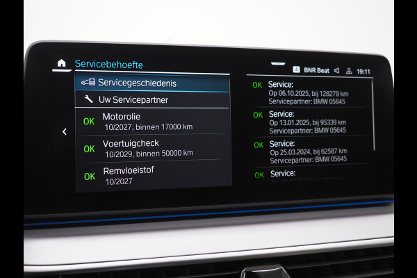 BMW 5 Serie Touring 530e xDrive | LED Grille | Trekhaak | Leder | Adaptive Cruise | HUD | Keyless | Camera | Carplay