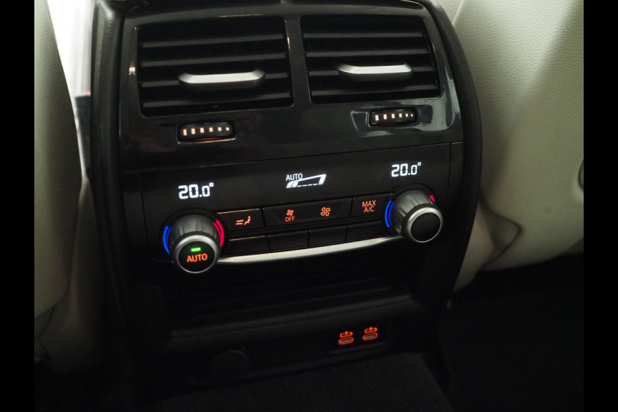 BMW 5 Serie Touring 530e xDrive | LED Grille | Trekhaak | Leder | Adaptive Cruise | HUD | Keyless | Camera | Carplay