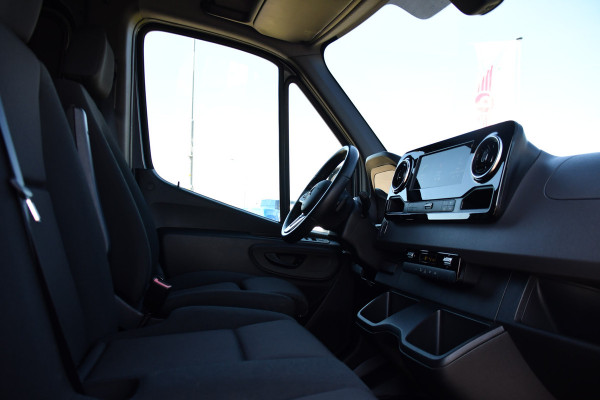 Mercedes-Benz Sprinter 319 V6 3.0 CDI L2H2 DC PB Edition Cruise, 360 Camera, Carplay, LED, 190pk, Virtual, Geveerde stoel, NAVI, Automaat, Uniek!