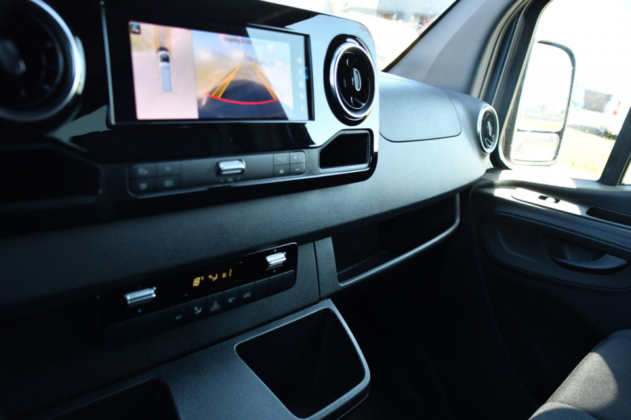 Mercedes-Benz Sprinter 319 V6 3.0 CDI L2H2 DC PB Edition Cruise, 360 Camera, Carplay, LED, 190pk, Virtual, Geveerde stoel, NAVI, Automaat, Uniek!