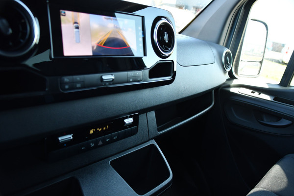 Mercedes-Benz Sprinter 319 V6 3.0 CDI L2H2 DC PB Edition Cruise, 360 Camera, Carplay, LED, 190pk, Virtual, Geveerde stoel, NAVI, Automaat, Uniek!