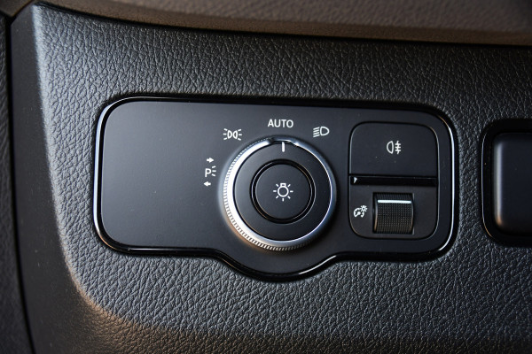 Mercedes-Benz Sprinter 319 V6 3.0 CDI L2H2 DC PB Edition Cruise, 360 Camera, Carplay, LED, 190pk, Virtual, Geveerde stoel, NAVI, Automaat, Uniek!