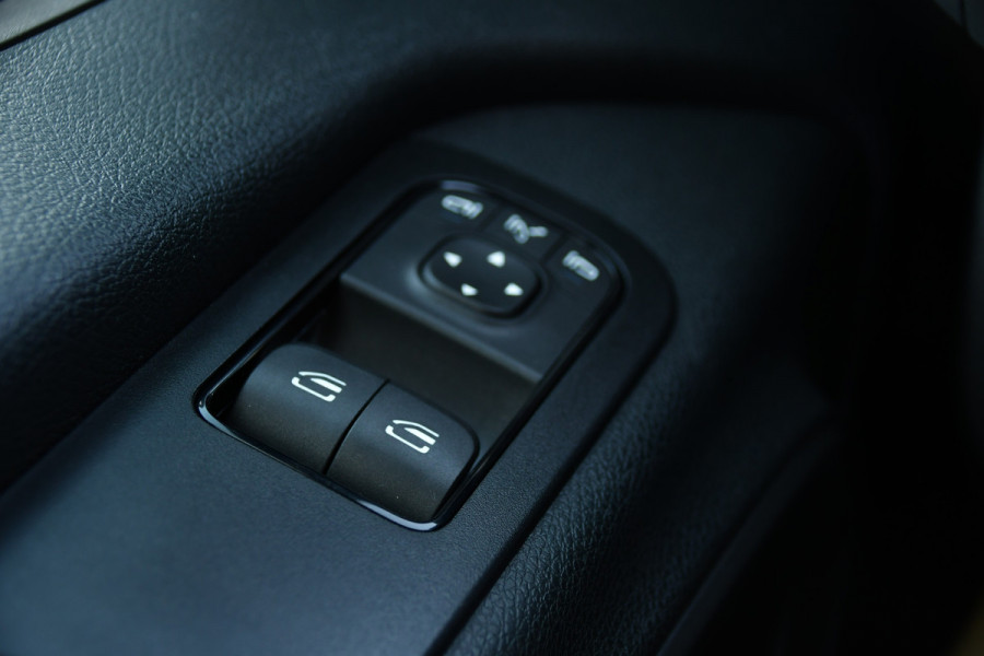 Mercedes-Benz Sprinter 319 V6 3.0 CDI L2H2 DC PB Edition Cruise, 360 Camera, Carplay, LED, 190pk, Virtual, Geveerde stoel, NAVI, Automaat, Uniek!