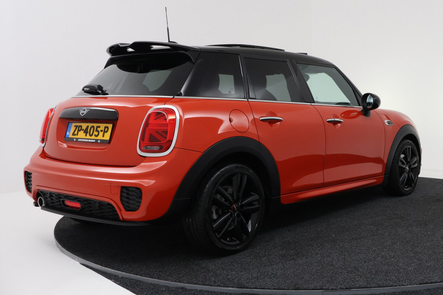 MINI Mini 1.5 Cooper Automaat (PANORAMADAK, JCW PAKKET, STOELVERWARMING, PDC, DEALER ONDERHOUDEN)