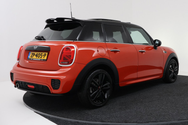 MINI Mini 1.5 Cooper Automaat (PANORAMADAK, JCW PAKKET, STOELVERWARMING, PDC, DEALER ONDERHOUDEN)
