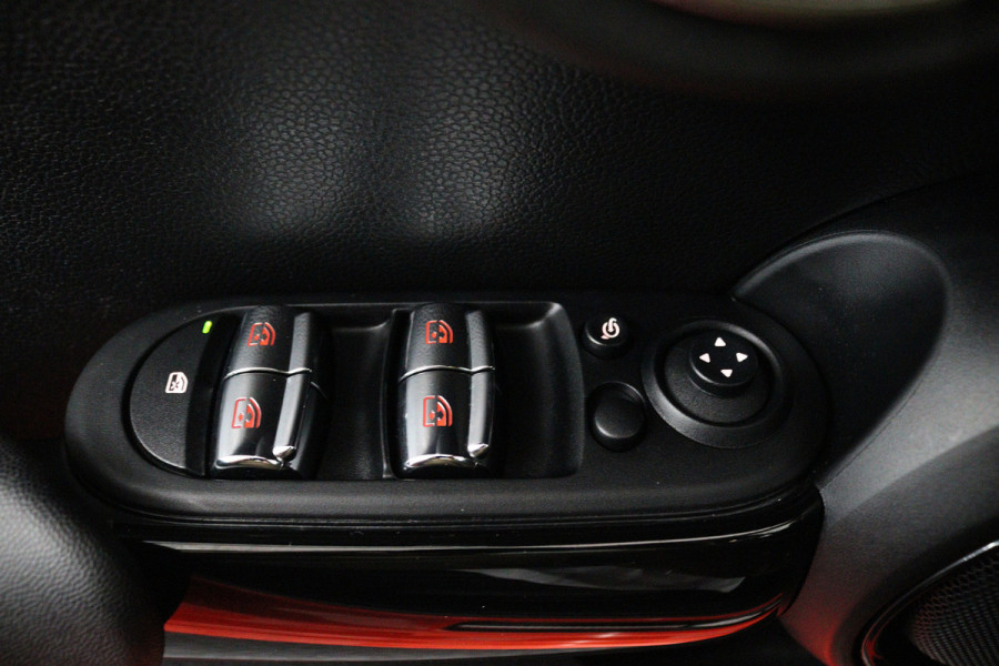 MINI Mini 1.5 Cooper Automaat (PANORAMADAK, JCW PAKKET, STOELVERWARMING, PDC, DEALER ONDERHOUDEN)