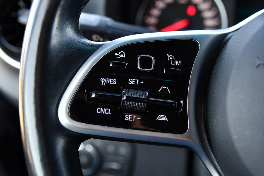 Mercedes-Benz Sprinter 319 V6 3.0 CDI L2H2 PB Edition MARGE! Adaptieve Cruise, Camera, Carplay, 190pk, LED, Stoelverwarming, Multimedia, Automaat, Uniek!