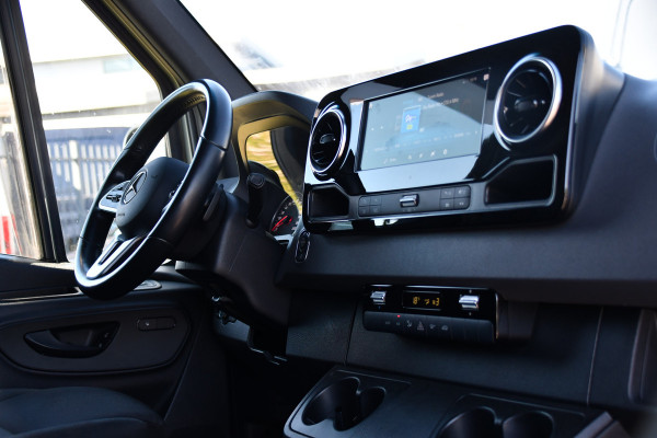 Mercedes-Benz Sprinter 319 V6 3.0 CDI L2H2 PB Edition MARGE! Adaptieve Cruise, Camera, Carplay, 190pk, LED, Stoelverwarming, Multimedia, Automaat, Uniek!