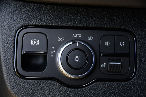 Mercedes-Benz Sprinter 319 V6 3.0 CDI L2H2 PB Edition MARGE! Adaptieve Cruise, Camera, Carplay, 190pk, LED, Stoelverwarming, Multimedia, Automaat, Uniek!