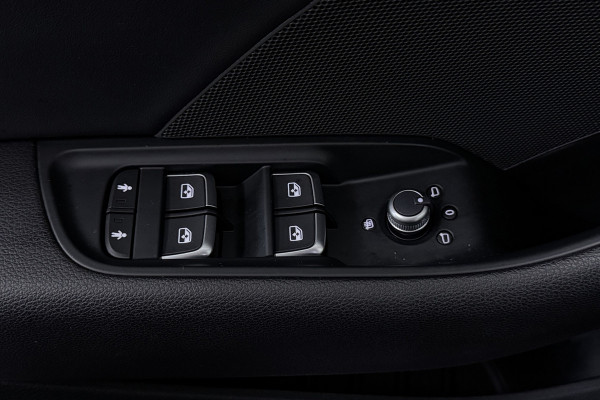 Audi A3 Limousine 35 TFSI CoD Advance Sport Automaat (VIRTUAL COCKPIT, STOELVERWARMING, ADAPTIVE CRUISE, PARKEERSENSOREN)