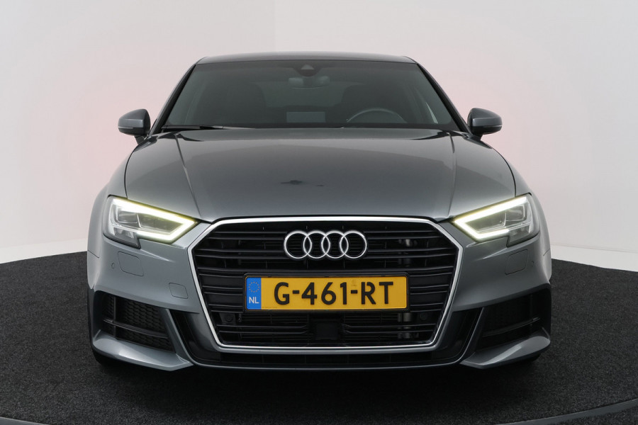 Audi A3 Limousine 35 TFSI CoD Advance Sport Automaat (VIRTUAL COCKPIT, STOELVERWARMING, ADAPTIVE CRUISE, PARKEERSENSOREN)