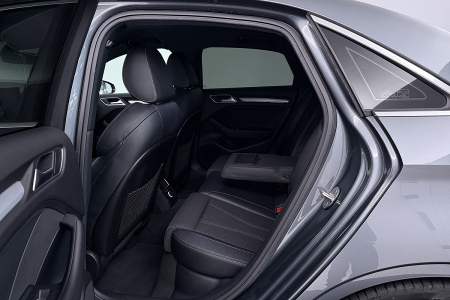 Audi A3 Limousine 35 TFSI CoD Advance Sport Automaat (VIRTUAL COCKPIT, STOELVERWARMING, ADAPTIVE CRUISE, PARKEERSENSOREN)