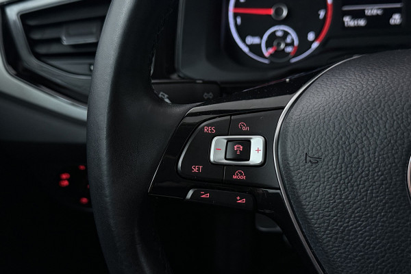 Volkswagen Polo 1.0 TSI Beats (NAVIGATIE, CARPLAY, STUURBEDIENING, LM VELGEN)