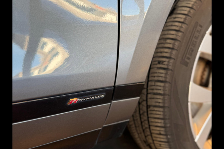 Land Rover Range Rover Evoque 2.0 P200 AWD R-Dynamic / Pano / Stoel-stuurverwarming / Leer / Camera / Virtual