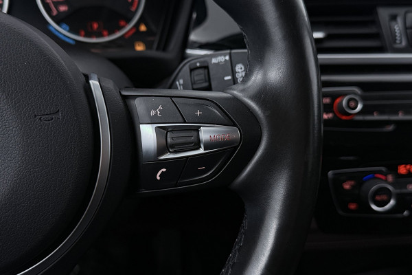 BMW X1 SDrive20i High Executive (PANORAMADAK, HARMAN/KARDON, GROOT-NAVIGATIE, STOELVERWARMING, DEALER ONDERHOUDEN)