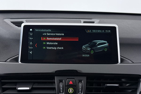 BMW X1 SDrive20i High Executive (PANORAMADAK, HARMAN/KARDON, GROOT-NAVIGATIE, STOELVERWARMING, DEALER ONDERHOUDEN)