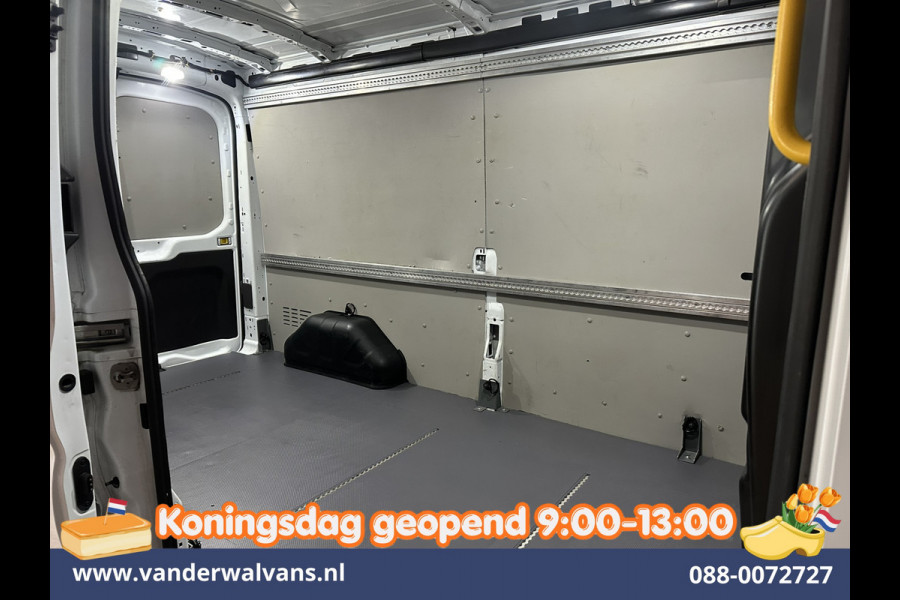 Ford Transit 2.0 TDCI 131pk L3H2 Euro6 Airco | Camera | Navigatie | Apple Carplay | LED | Cruisecontrol Parkeersensoren, Stoelverwarming, Verwarmde voorruit, Bijrijdersbank, 2500kg trekvermogen