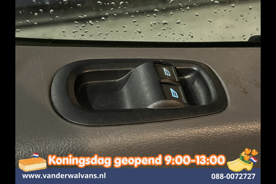 Ford Transit 2.0 TDCI 131pk L3H2 Euro6 Airco | Camera | Navigatie | Apple Carplay | LED | Cruisecontrol Parkeersensoren, Stoelverwarming, Verwarmde voorruit, Bijrijdersbank, 2500kg trekvermogen