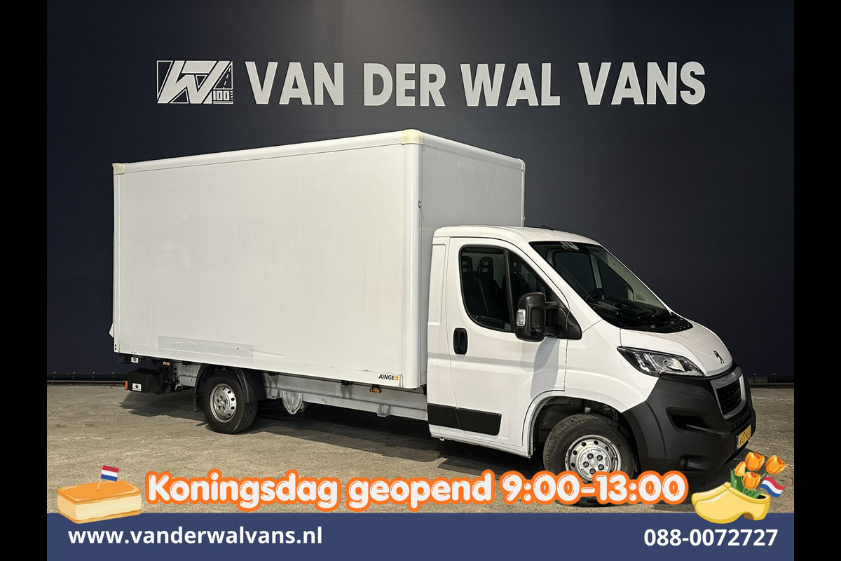 Peugeot Boxer 2.2 BlueHDi 141pk Bakwagen 436cm Lang Laadklep Euro6 Airco | Cruisecontrol | 1055kg laadvermogen Bijrijdersbank